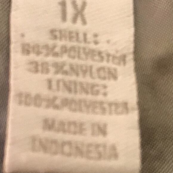 Charter Club Silver Puffer Vest. 1X - Picture 4 of 5